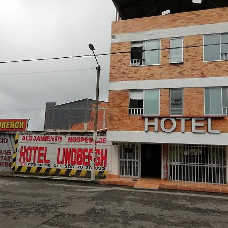 Hotel Lindbergh Quindio อาร์เมเนีย ภายนอก รูปภาพ