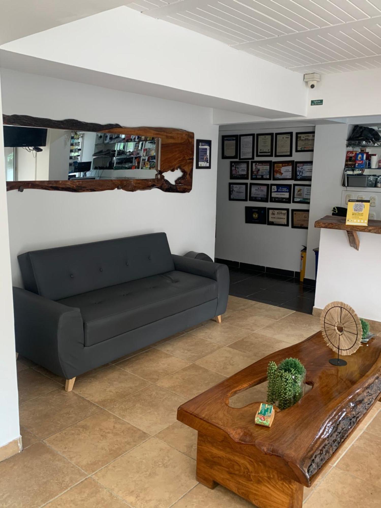Hotel Lindbergh Quindio อาร์เมเนีย ภายนอก รูปภาพ