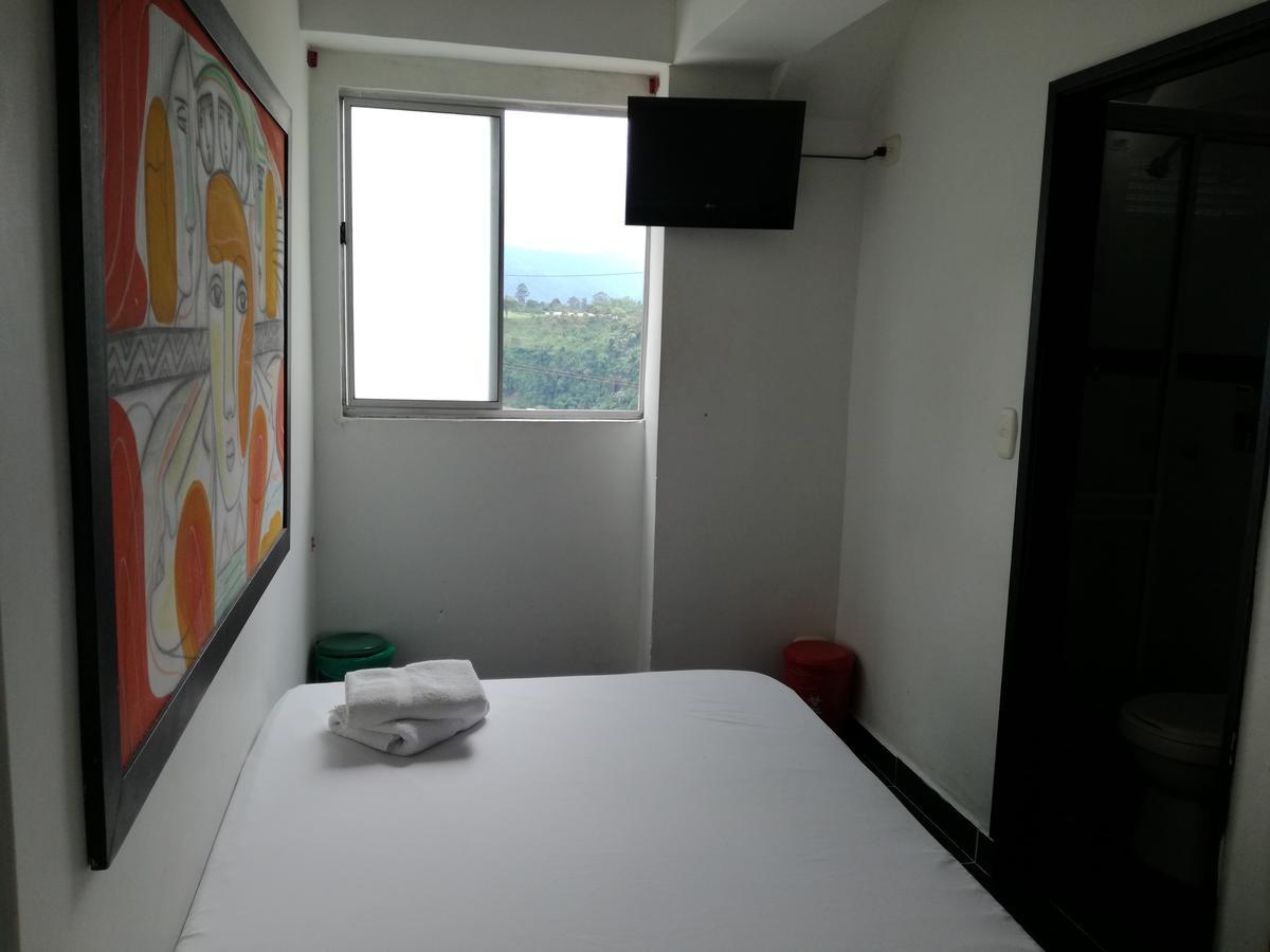 Hotel Lindbergh Quindio อาร์เมเนีย ภายนอก รูปภาพ