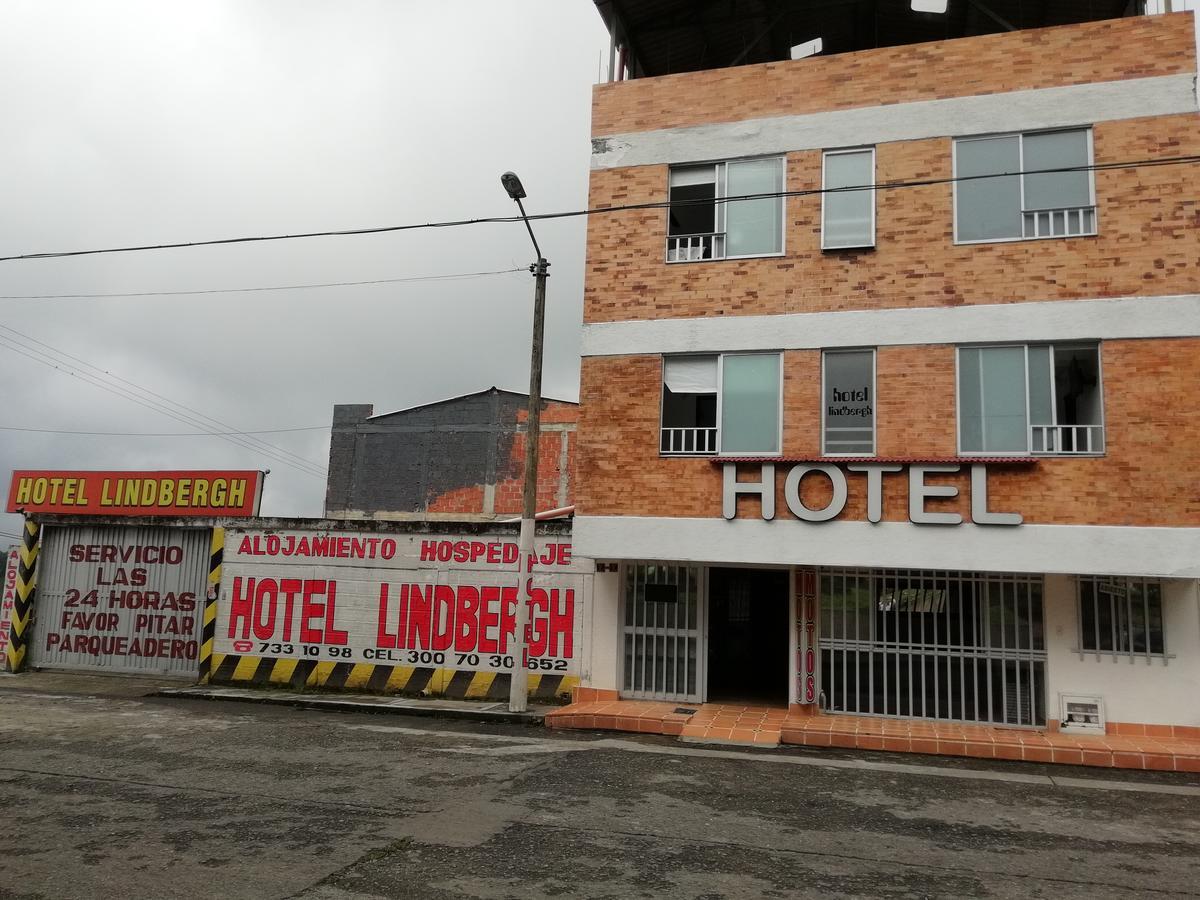 Hotel Lindbergh Quindio อาร์เมเนีย ภายนอก รูปภาพ