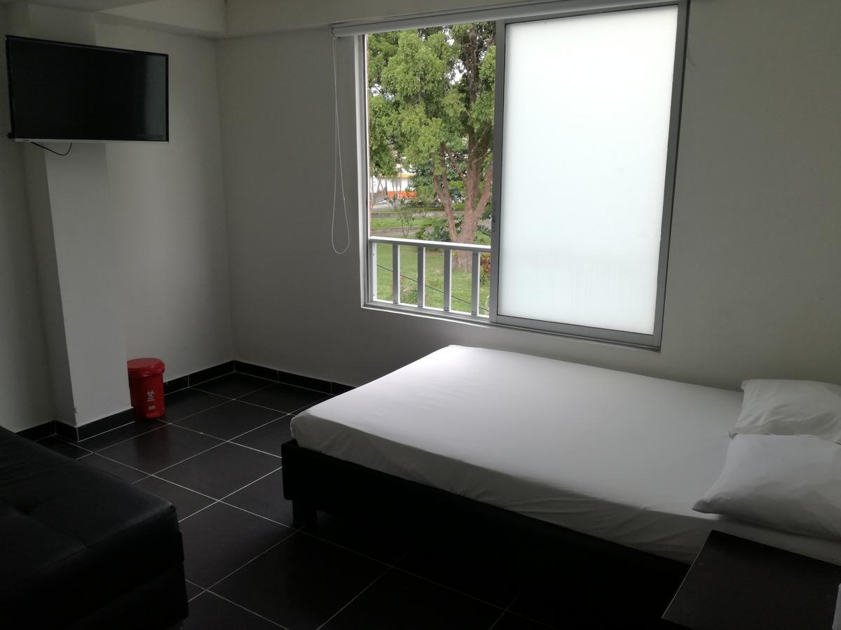 Hotel Lindbergh Quindio อาร์เมเนีย ภายนอก รูปภาพ